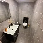 In The Center Of 403 Apartment *